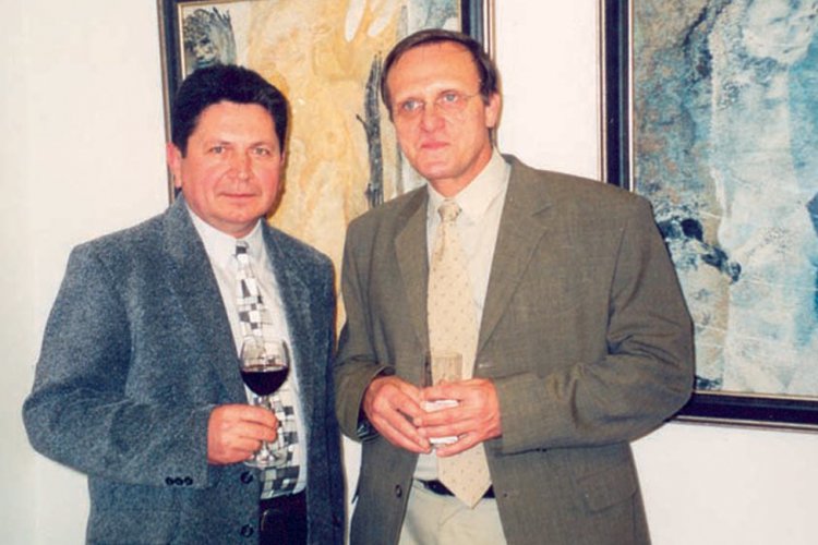 Tréner slovenskej hokejovej reprezentácie Ján Filc na návšteve galérie v Bratislave.